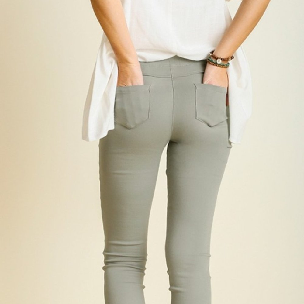 Mint Leggings With Back Pockets - Picture 5 of 6